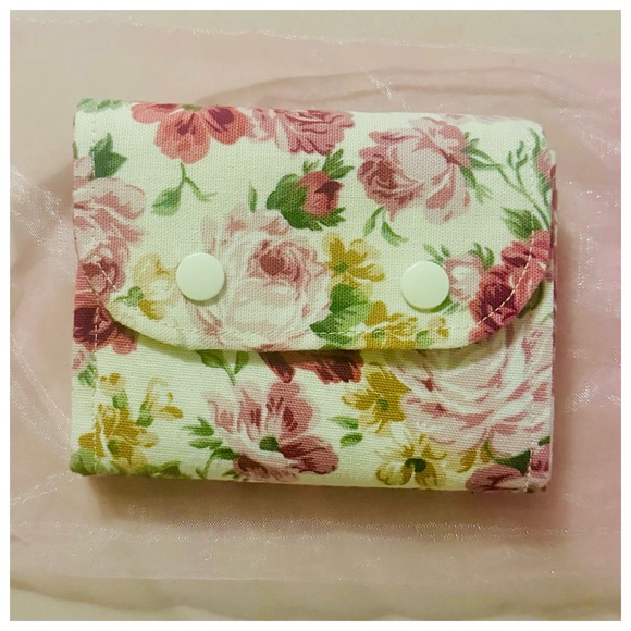 Women's Wallet - Picture 4 of 6